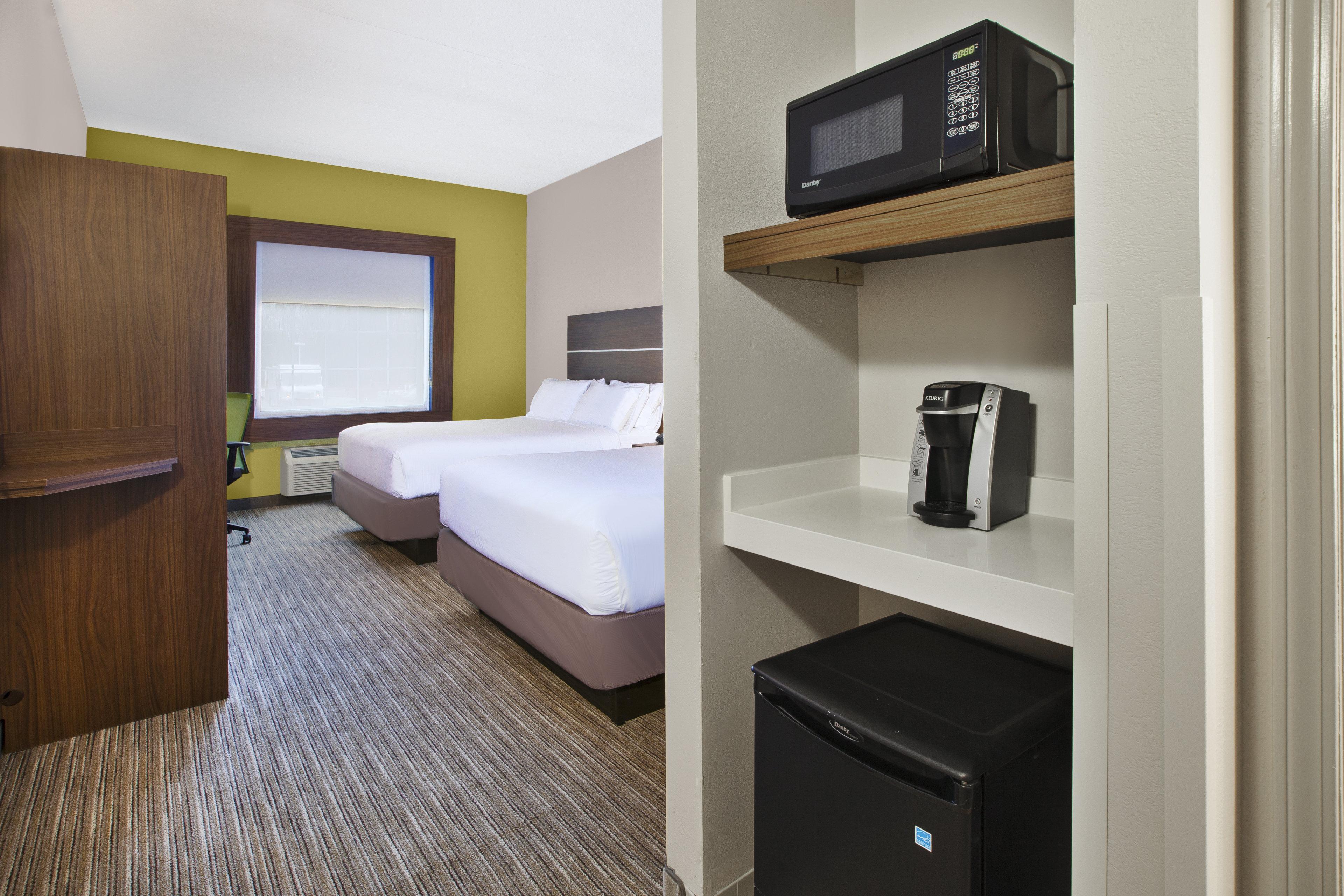 Holiday Inn Express Hotel & Suites Manchester Conference Center By Ihg Exterior photo